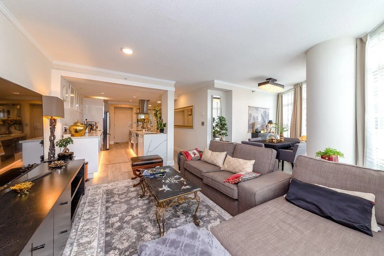 2 bed, 900 sqft, $3,800 — Photo 2
