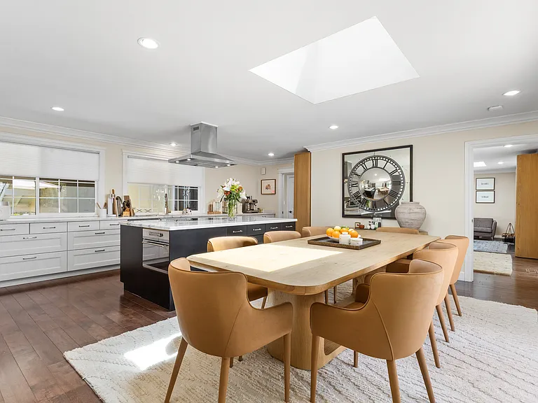 What a great space for entertaining and sampling gourmet meals