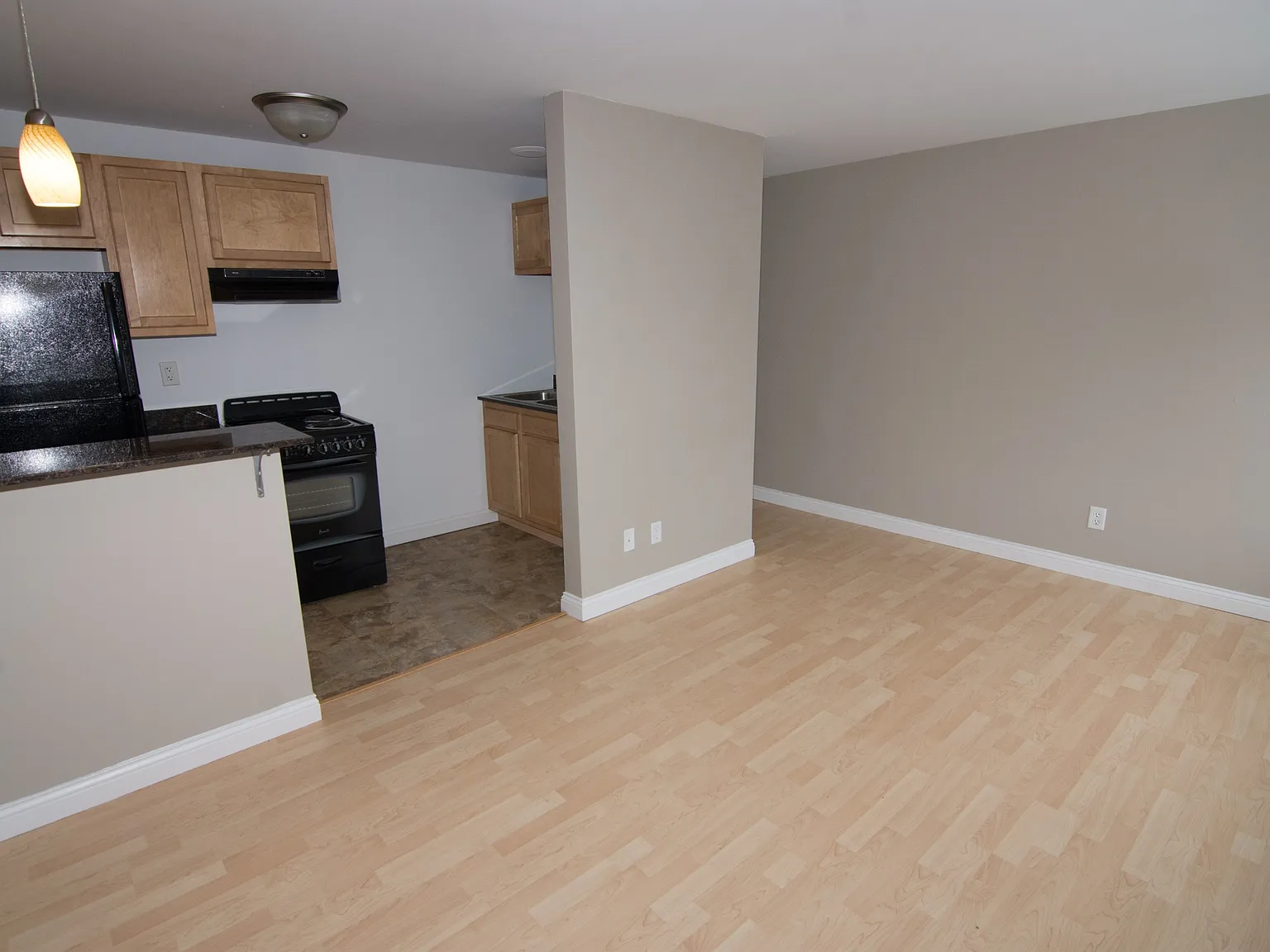 2101 3rd Ave — Photo 2