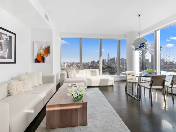 1 Manhattan Square image 4 of 35