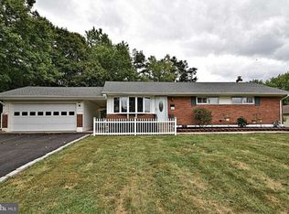 187 Acorn Dr, Warminster, PA 18974