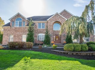 13 Ramkay Dr, Fairfield, NJ 07004