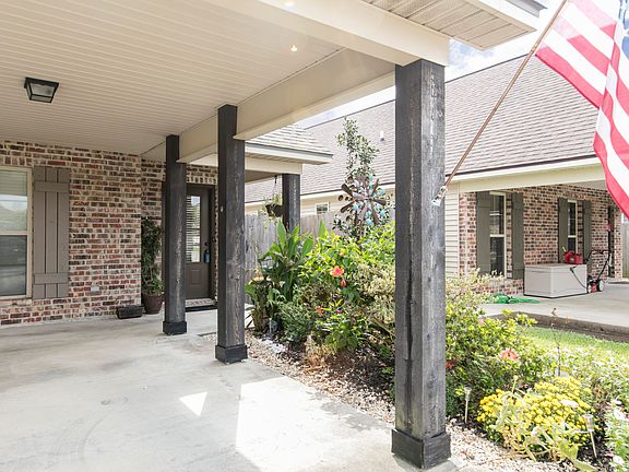 3rd image of 122 Acacia Ln