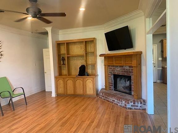 4th image of 18449 Red Oak Dr
