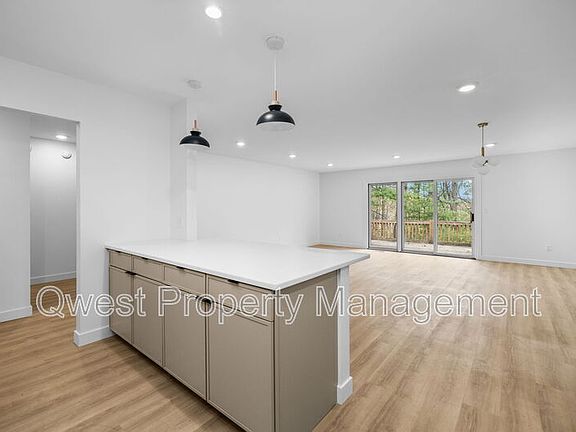 2nd image of 3477 Blackwood Dr