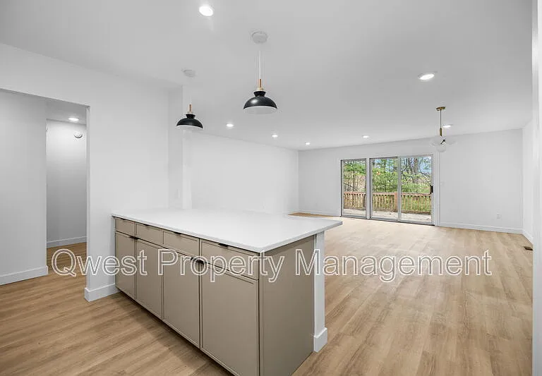 3477 Blackwood Dr — Photo 2