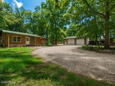 3044 Cresco Dr, New Bloomfield, MO, 65063