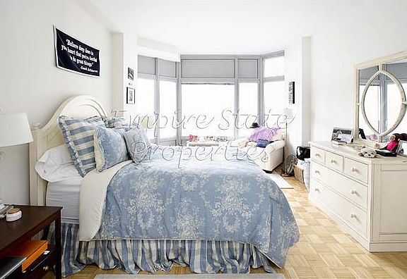 4th image of 200 E 32nd St APT 10B