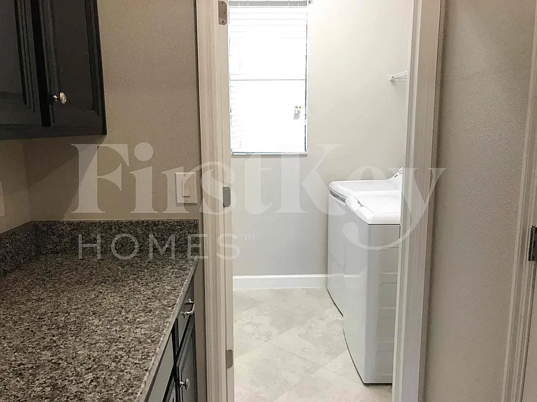9901 Victory Gallop Loop — Photo 4