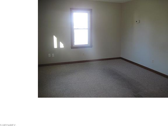 5th image of 426 Joan Ave