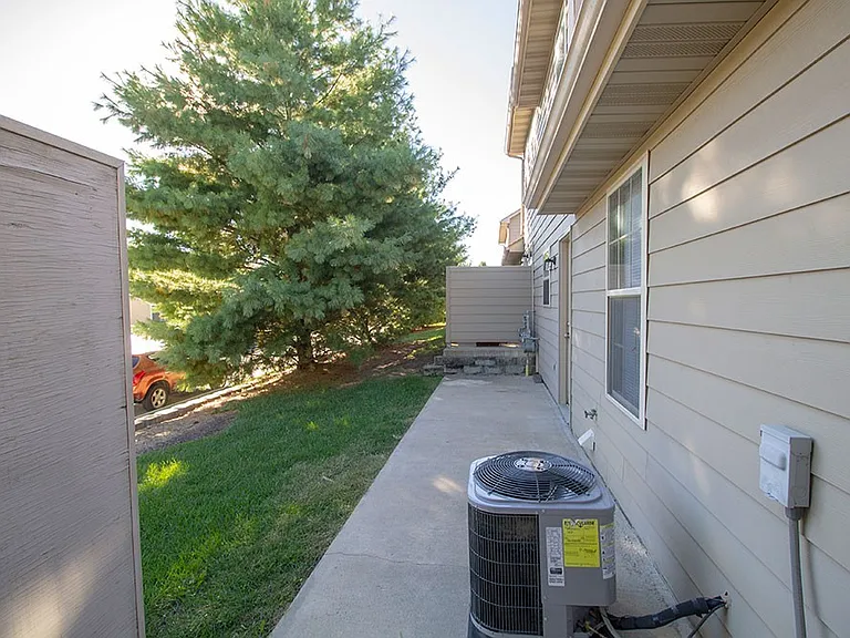 1311 Raleigh Dr — Photo 33