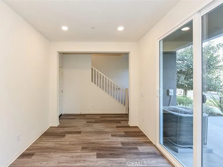 106 Unity — Photo 3