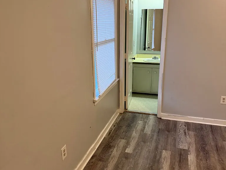 41 Northtown Dr #B — Photo 17