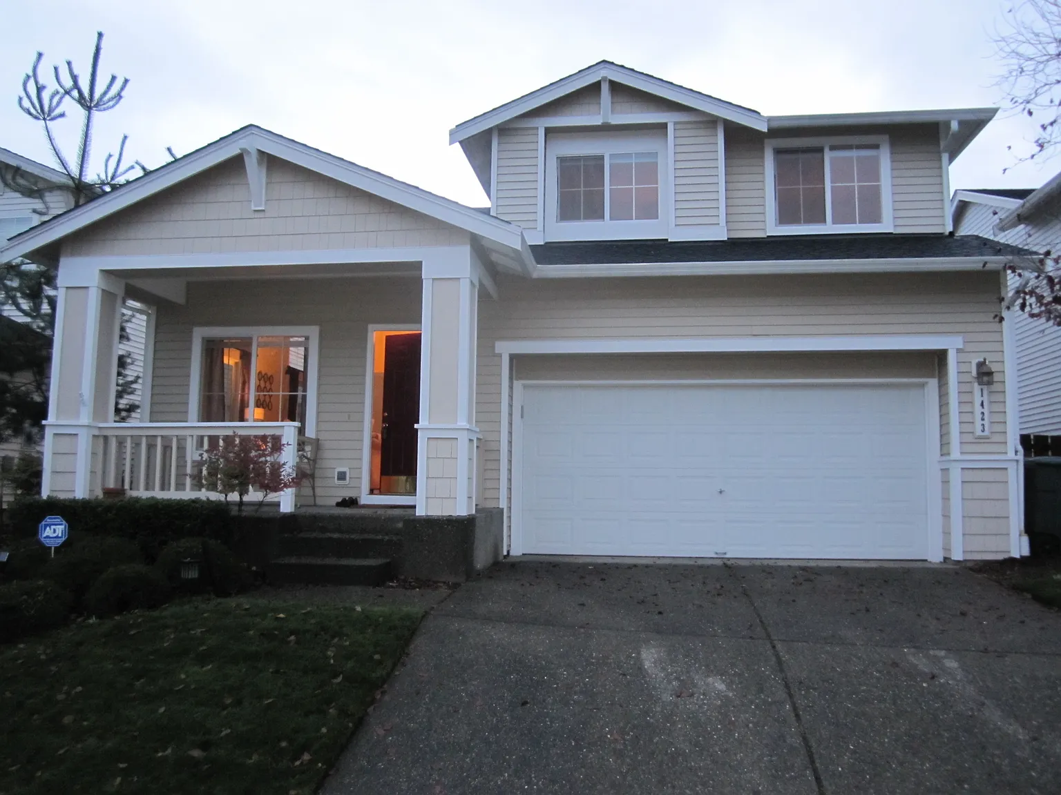 4 bed, 2.5 bath, 1800 sqft, $3,600 — Photo 1