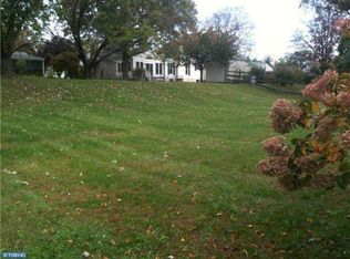 327 Lenape Ln, Chalfont, PA 18914