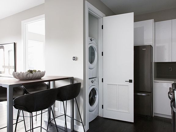5th image of 3226 N Clark St #3C