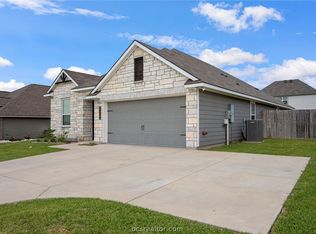 2038 Viva Rd, Bryan, TX 77807