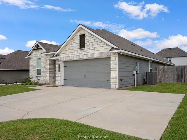 2038 Viva Rd, Bryan, TX 77807