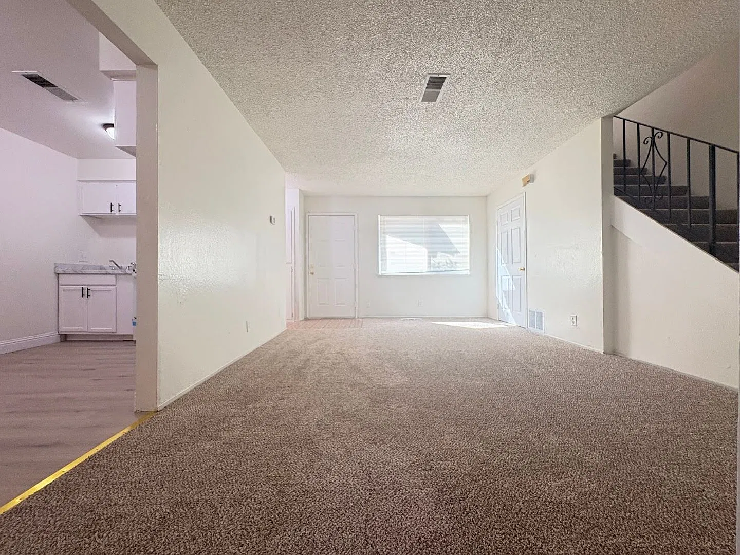 Updated Two-Bedroom, Two-Bathroom Unit for Rent — Photo 4