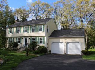 4 Sunny Meadow Ln, Westford, MA 01886