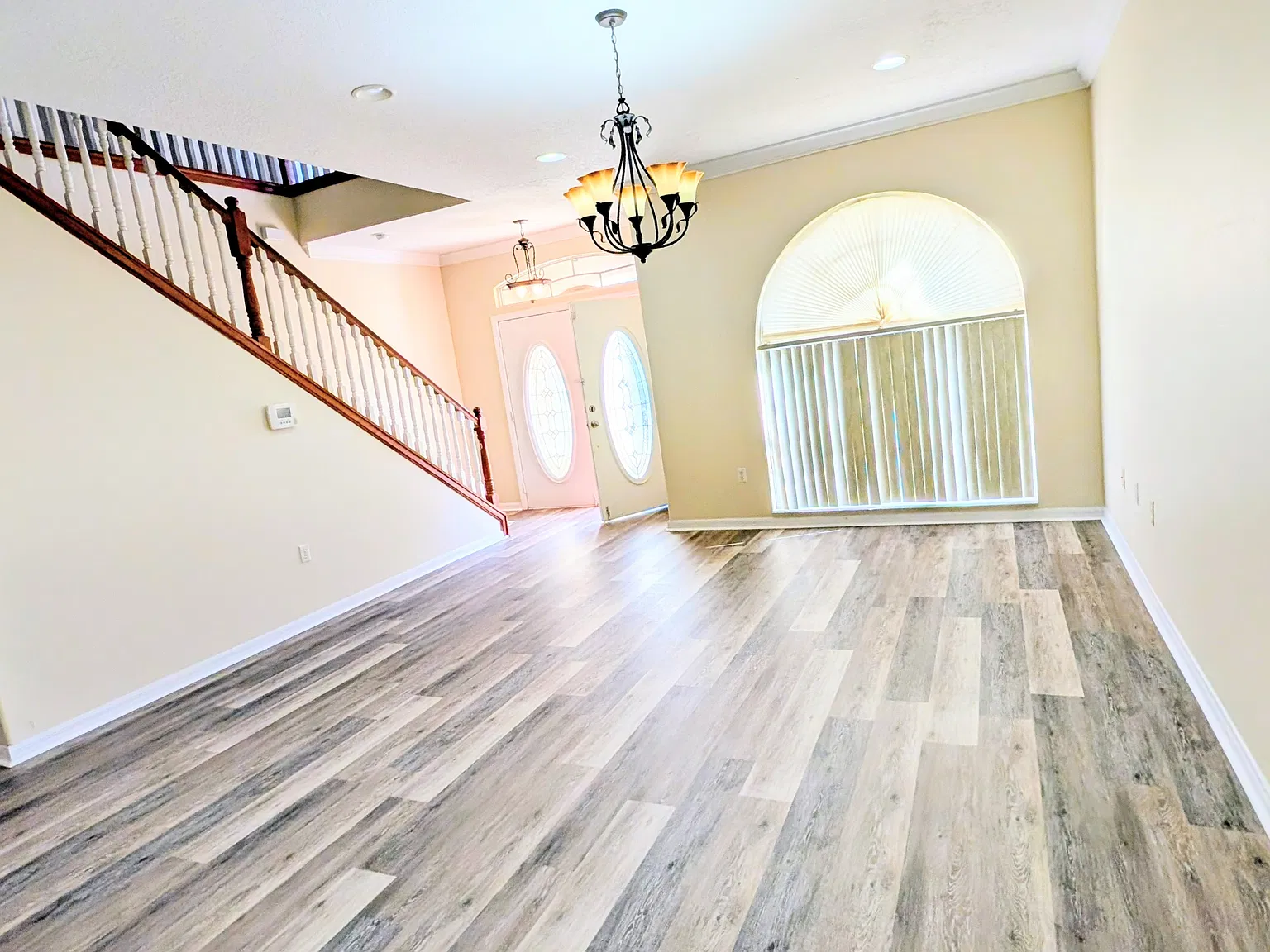 4 bed, 2909 sqft, $3,000 — Photo 2