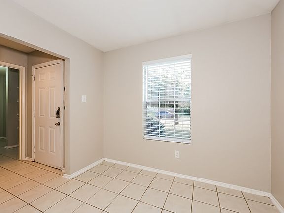 5th image of 1525 Queens Brook Ln