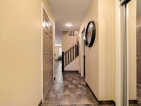 4th image of 418 W Couleecreek Blvd S #2