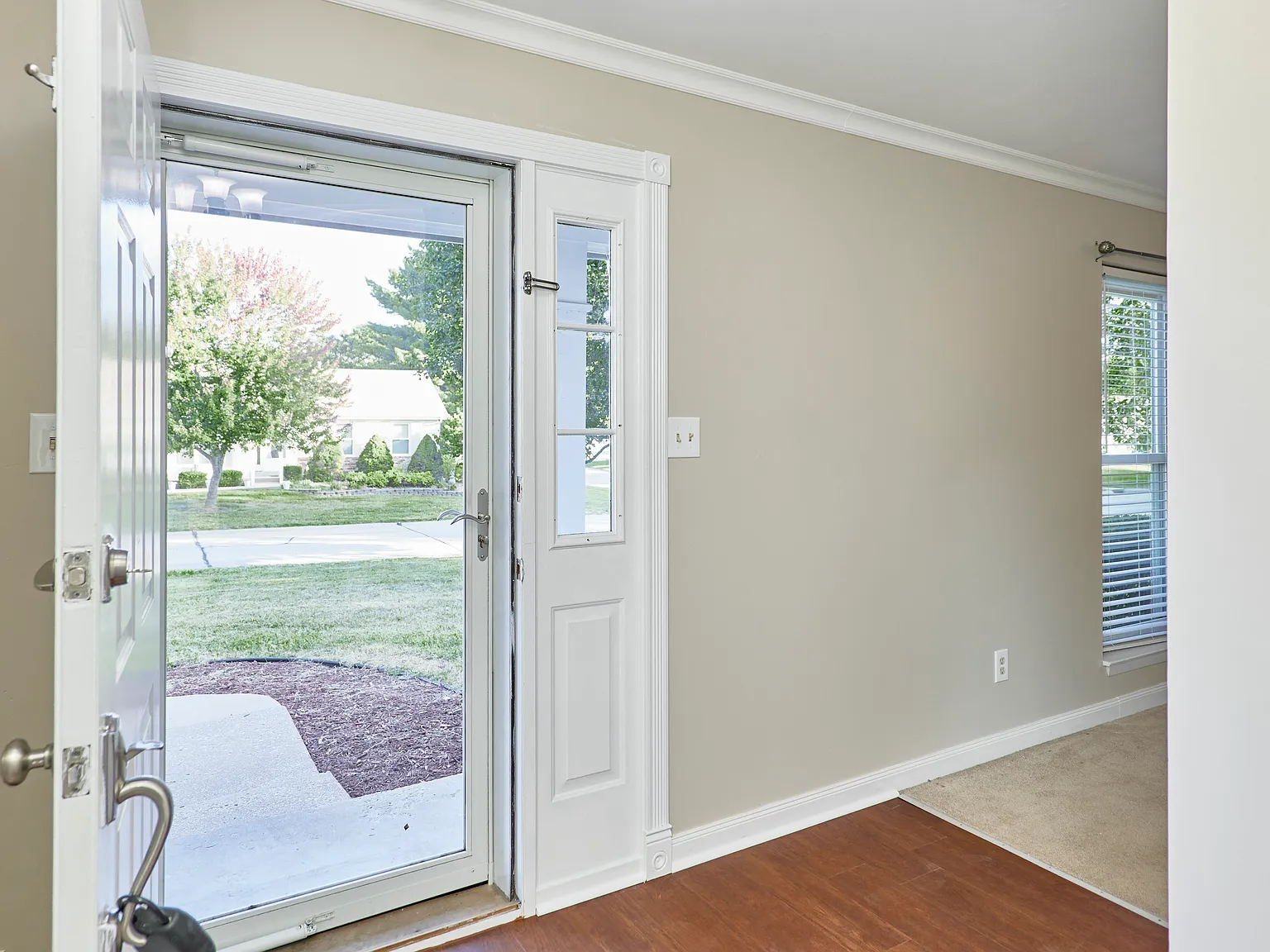 3 bed, 2.5 bath, 1778 sqft, $2,050 — Photo 4