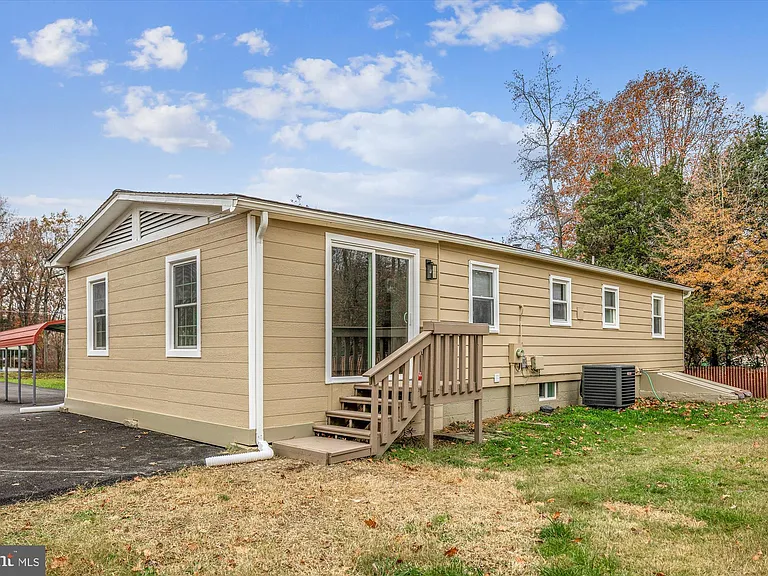 4250 Piper Ln — Photo 10