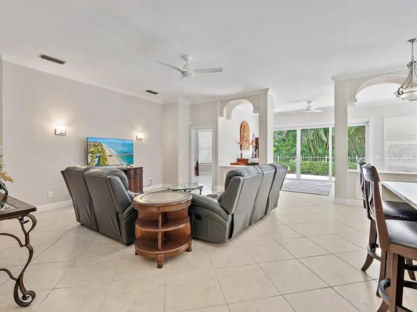 124 S Hampton Drive, Jupiter, FL 33458