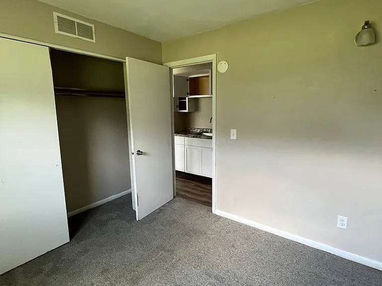 443 2nd Ave #D — Photo 4