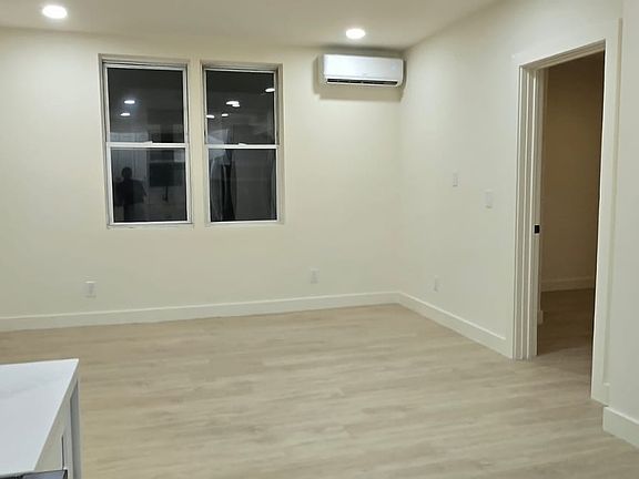 5th image of 336A Danforth Ave #4