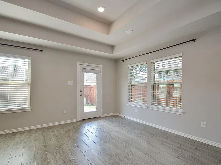 815 Easy St — Photo 23