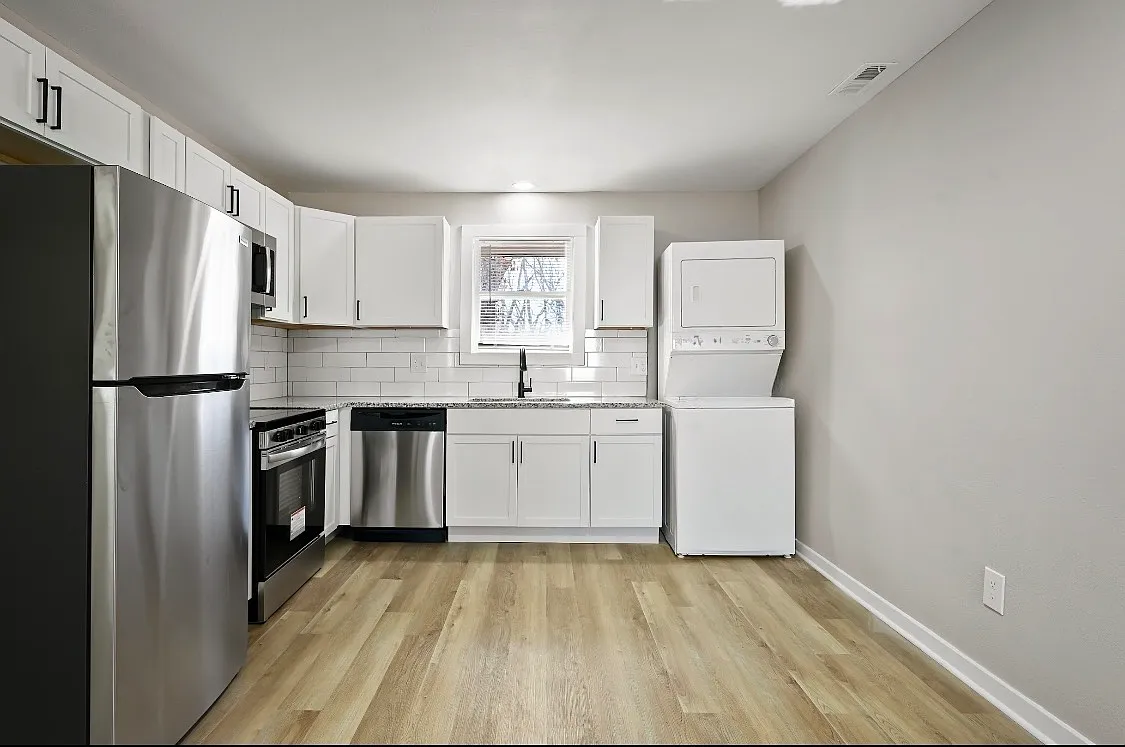 2 bed, 700 sqft, $1,195 — Photo 3