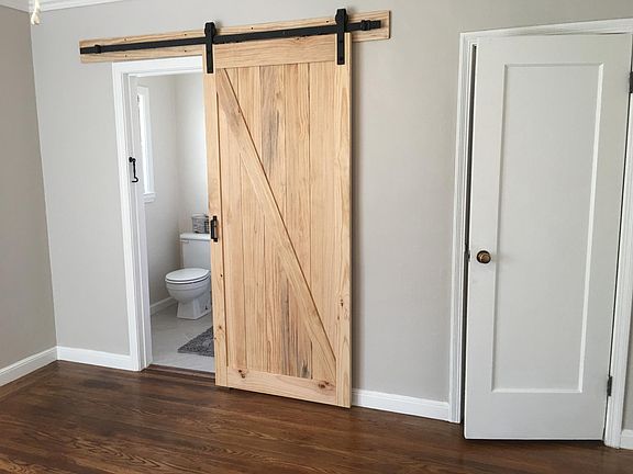 Bedroom and bathroom, New Barn Door