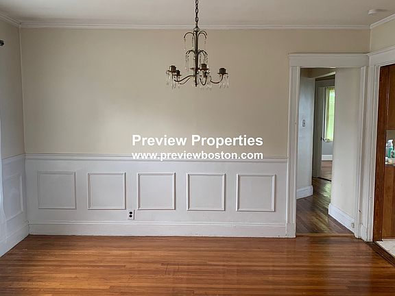 4th image of 240 Bellevue St