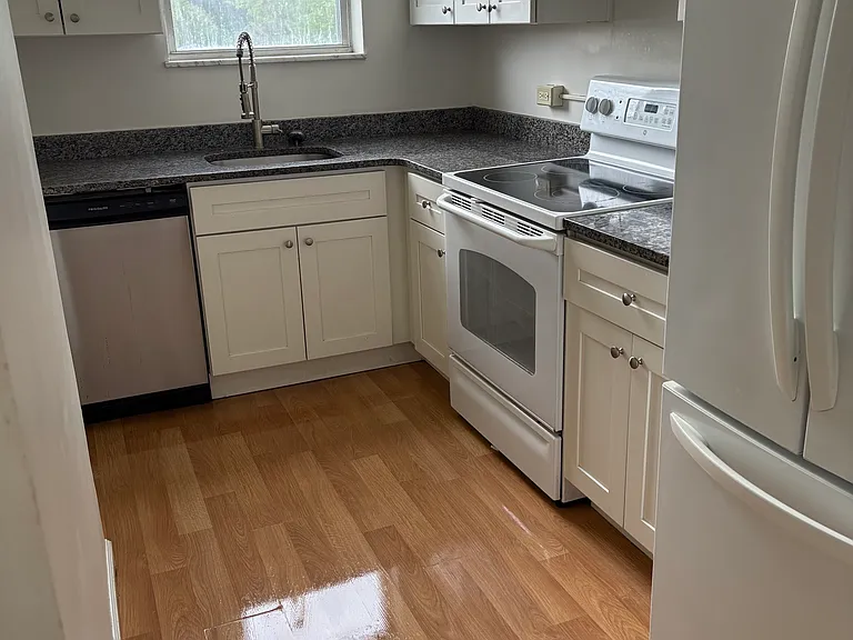 1115 Wayne Ave — Photo 6
