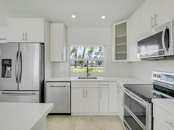 5th image of 3703 Mykonos Court