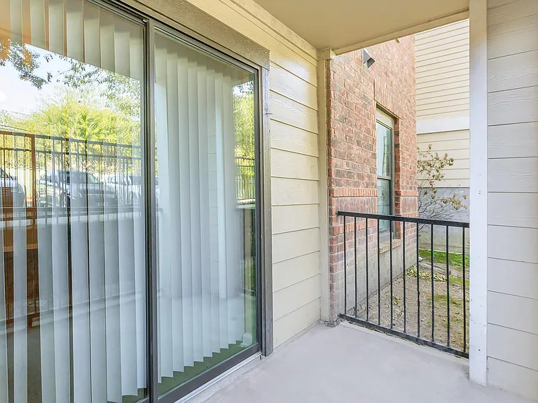 Spring Oaks Apartments — Photo 19