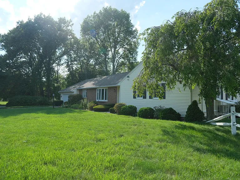 51 Valley View Cir — Photo 39