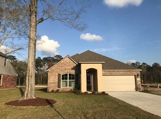 39534 Legacy Lake Dr, Gonzales, LA 70737