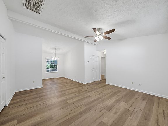 5th image of 2400 Perennial St
