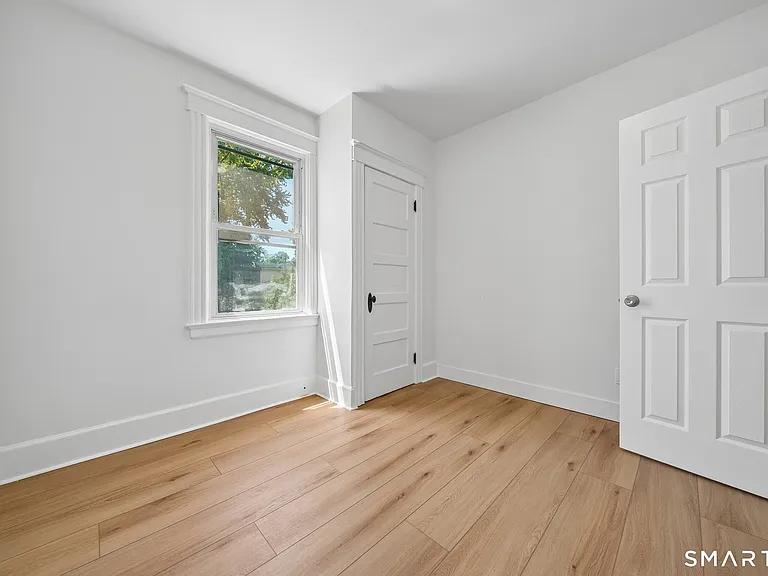 41 Southfield Ave — Photo 12