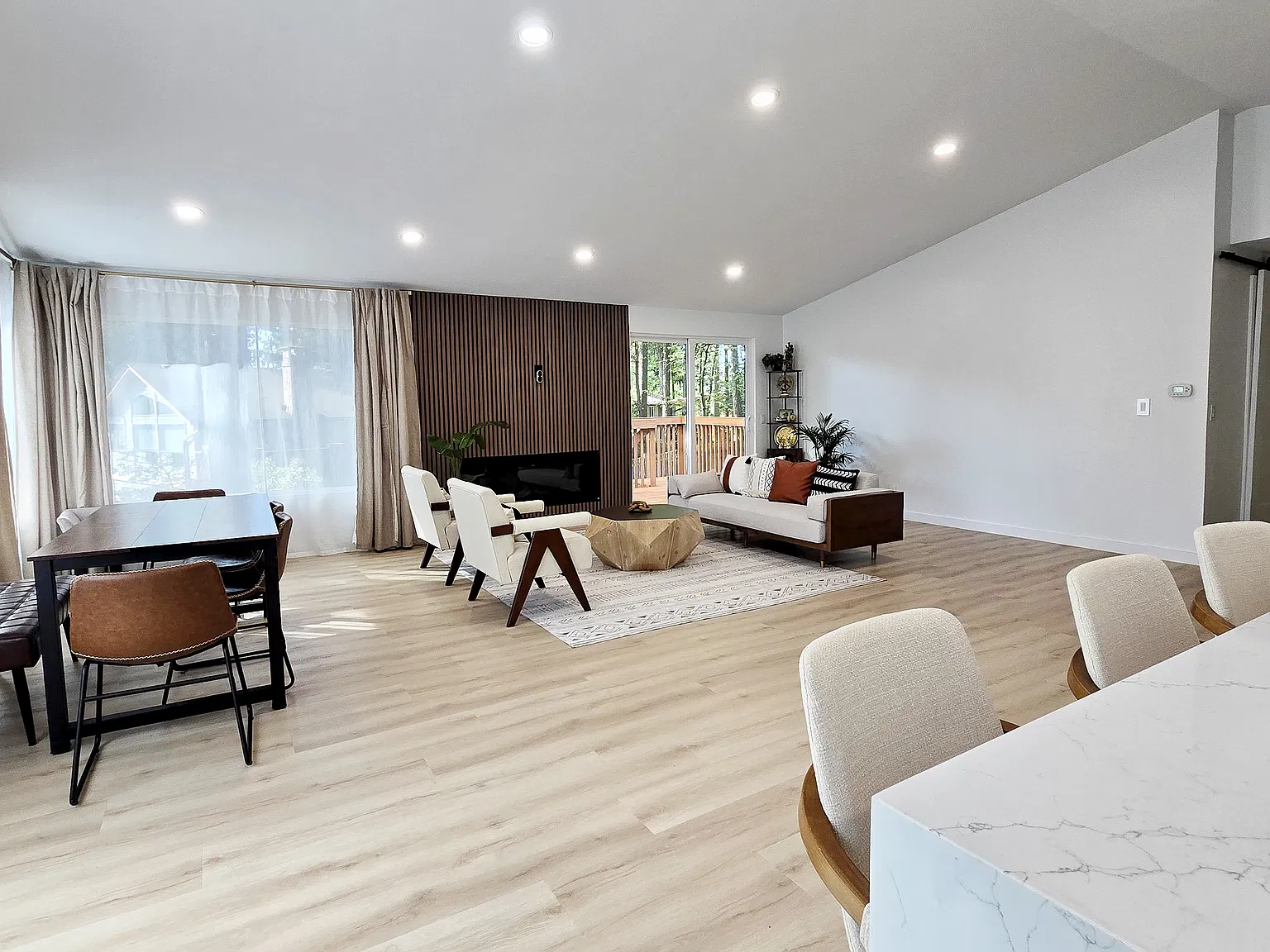 4 bed, 2120 sqft, $4,500 — Photo 4