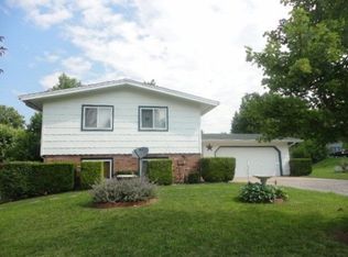5014 Rainbow Hills Rd, Jefferson City, MO 65109