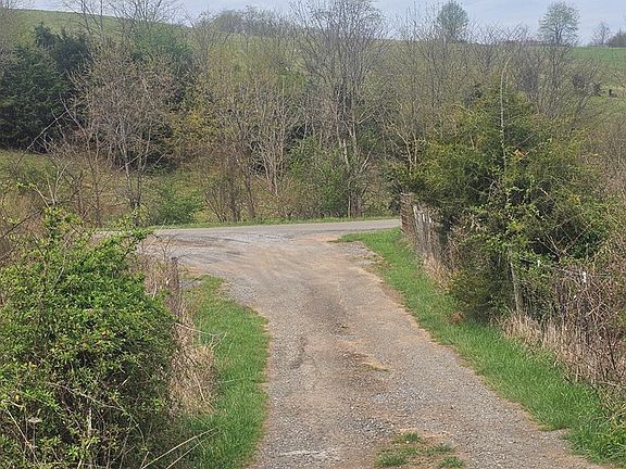 5th image of 1212 Quarry Rd
