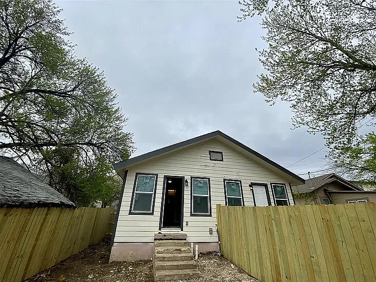 1040 E Richmond Ave — Photo 11