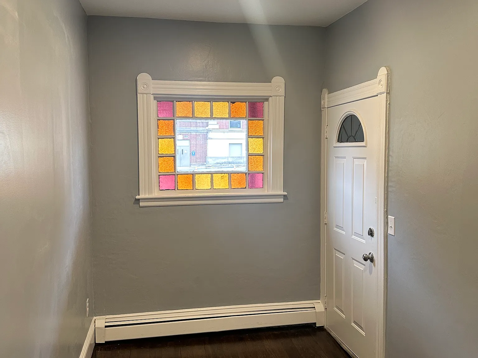 3 bed, $2,400 — Photo 2