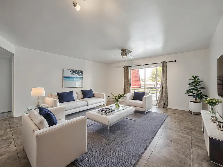 22605 SW 66th Ave #206 — Photo 6