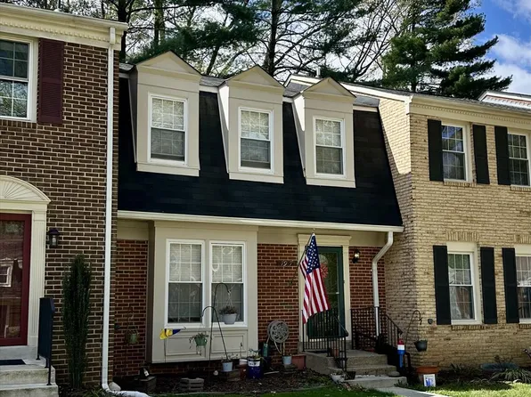 7917 Treeside Ct, Springfield, VA 22152